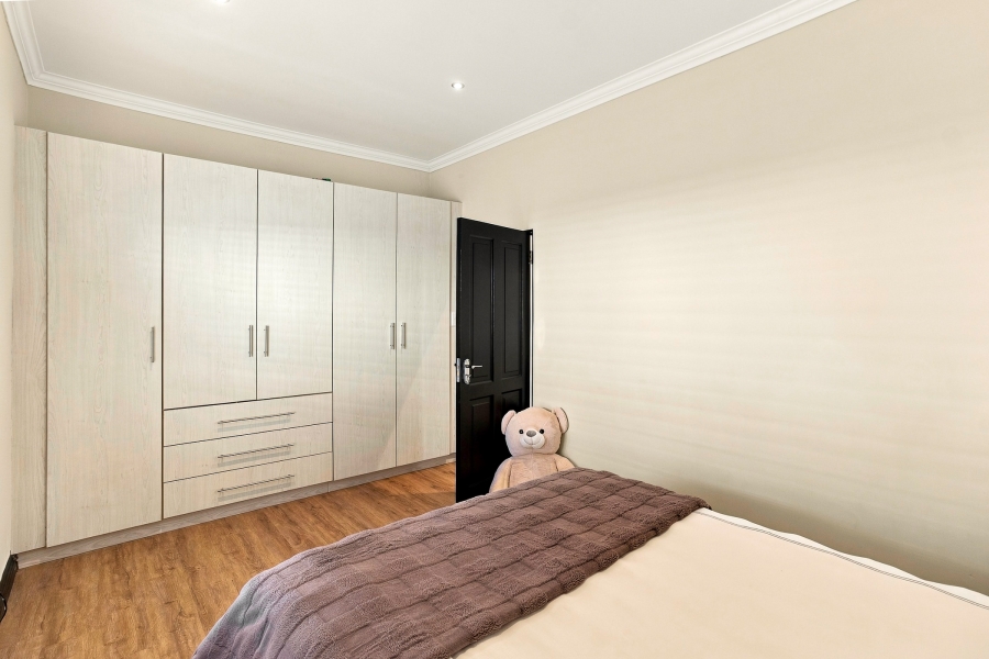 4 Bedroom Property for Sale in Croydon Vineyard Estate Western Cape